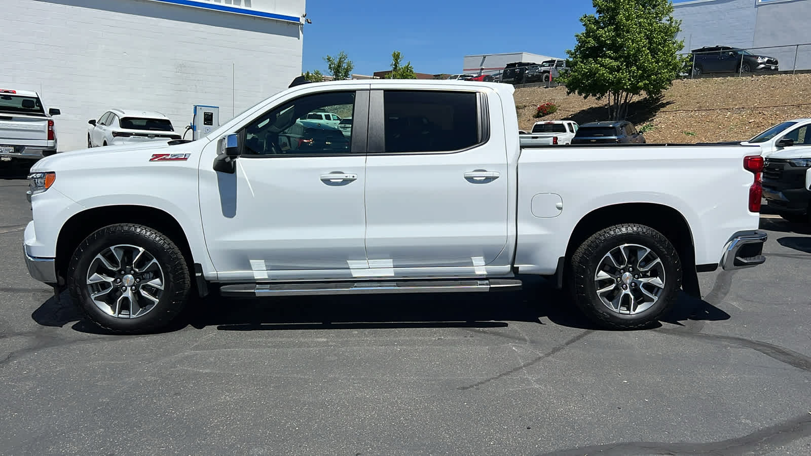 Thumbnail: 2025 Chevrolet Silverado 1500 - 8