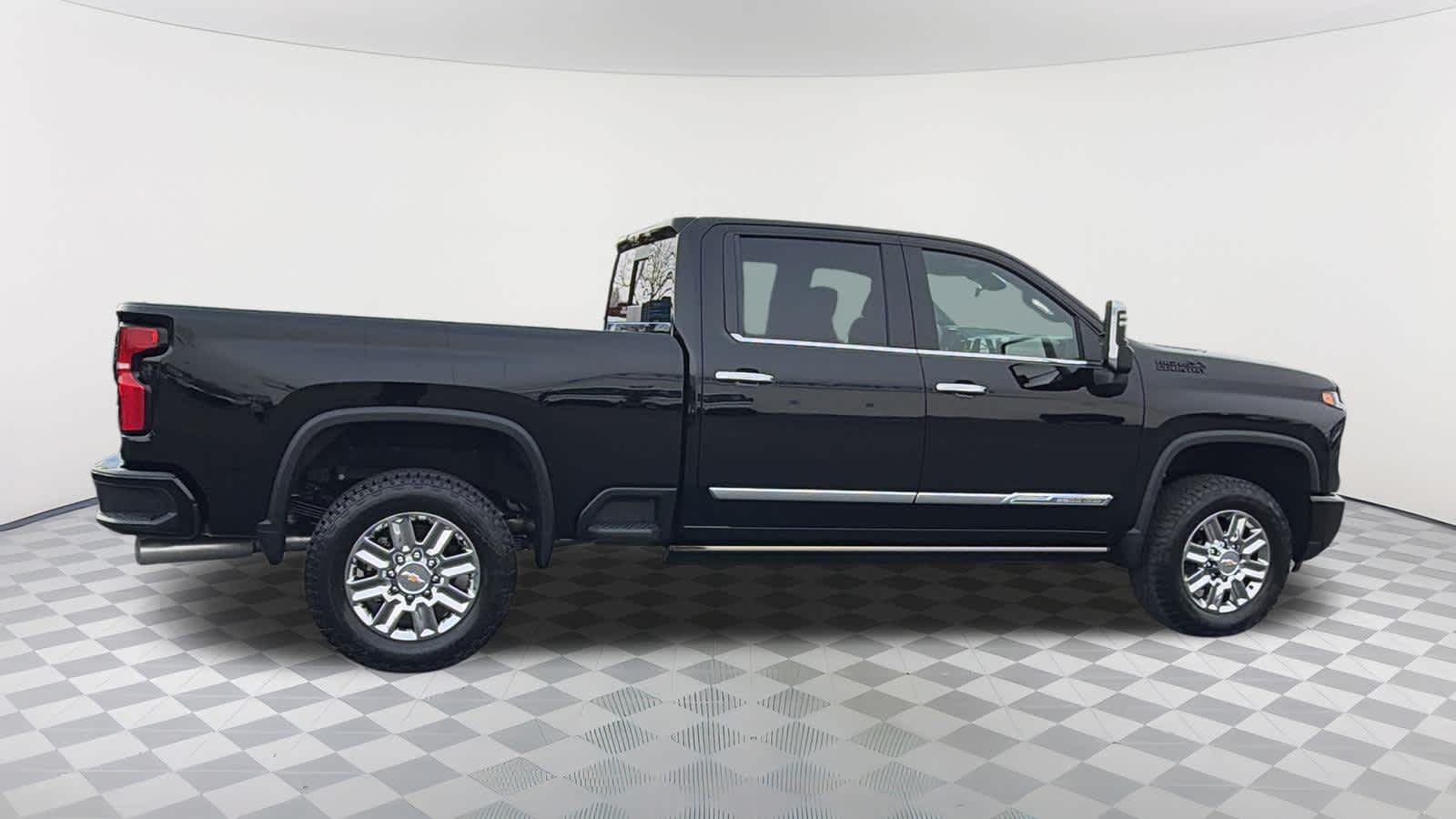 2026 Chevrolet Silverado 2500HD High Country photo 4