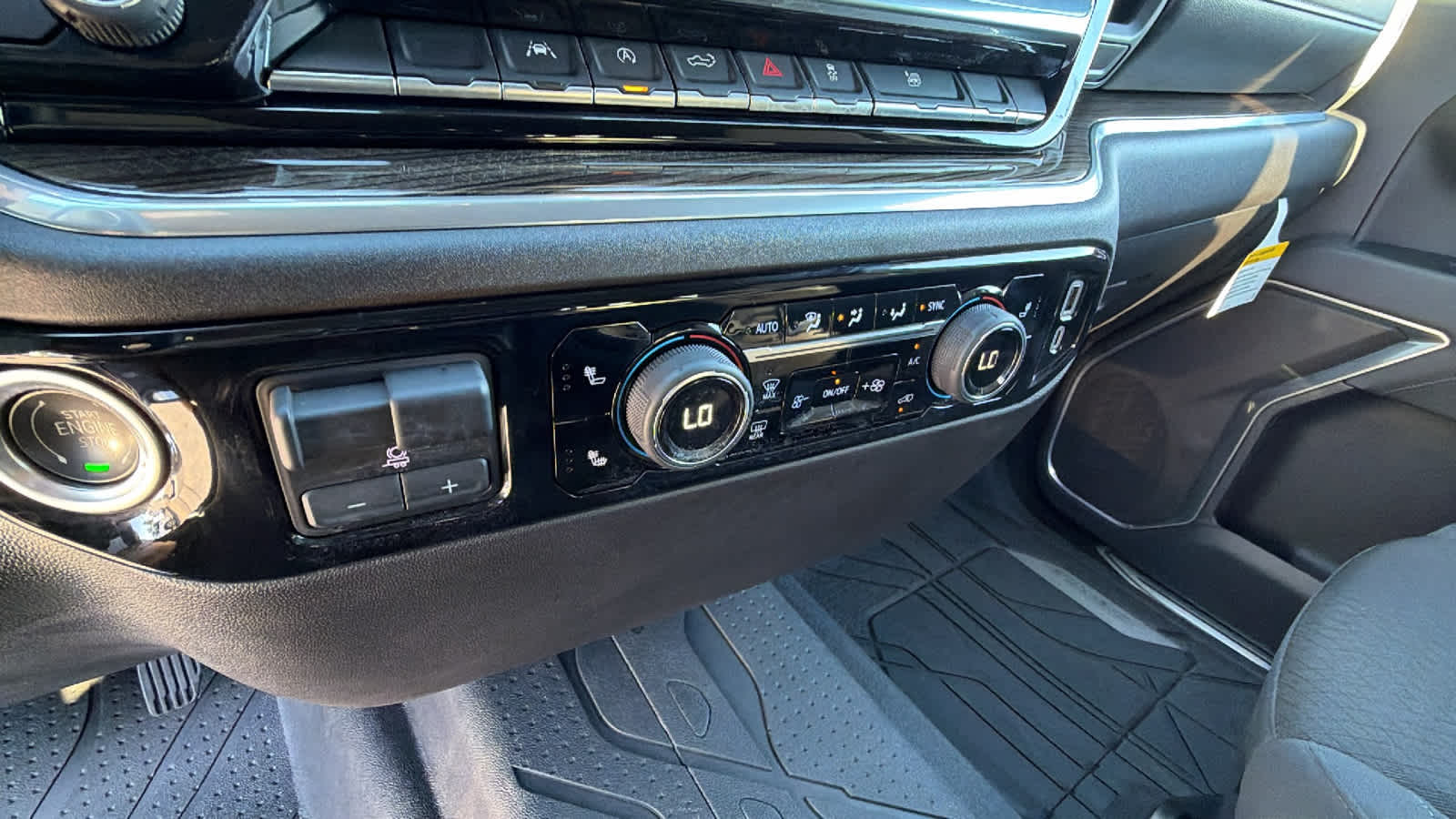 Thumbnail: 2025 Chevrolet Silverado 1500 - 14