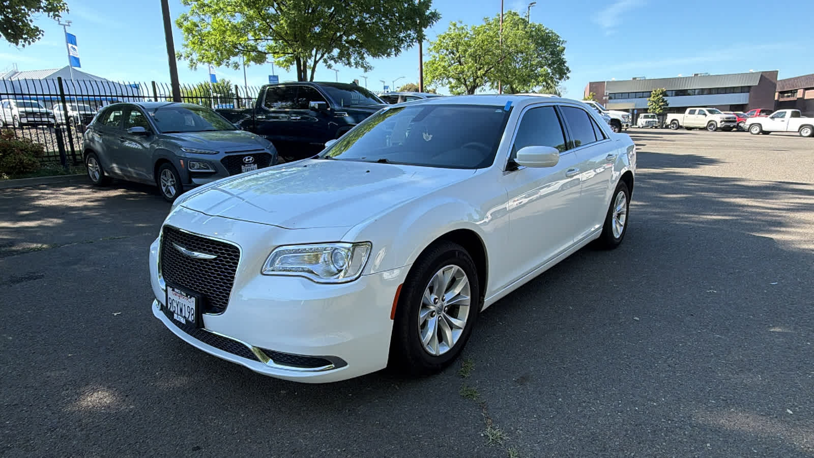 2023 Chrysler 300 Touring's photo