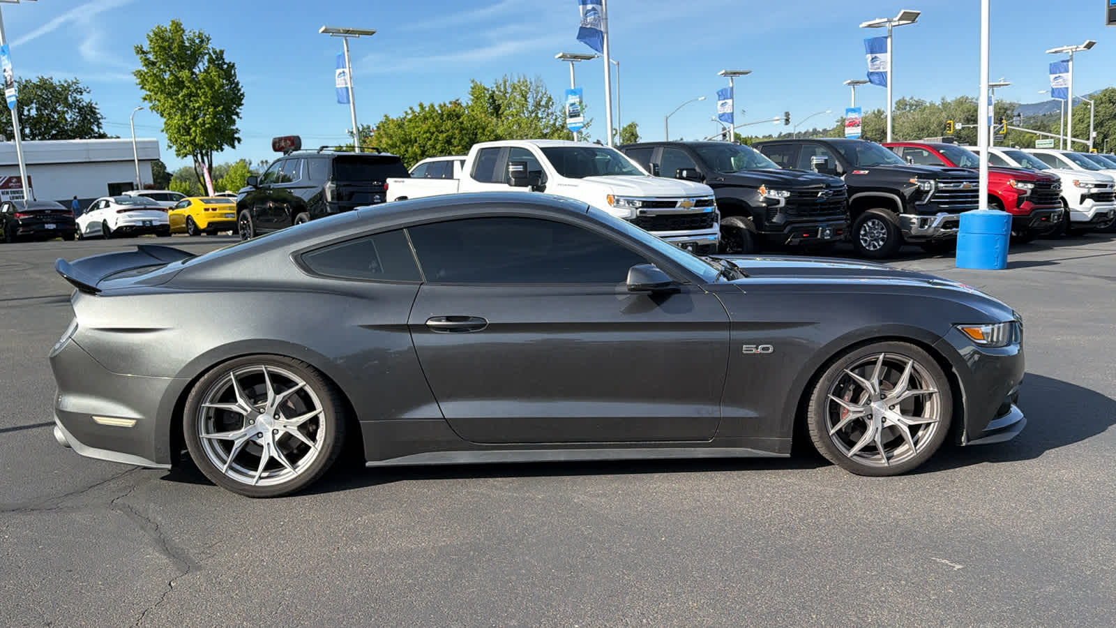 Thumbnail: 2017 Ford Mustang - 4