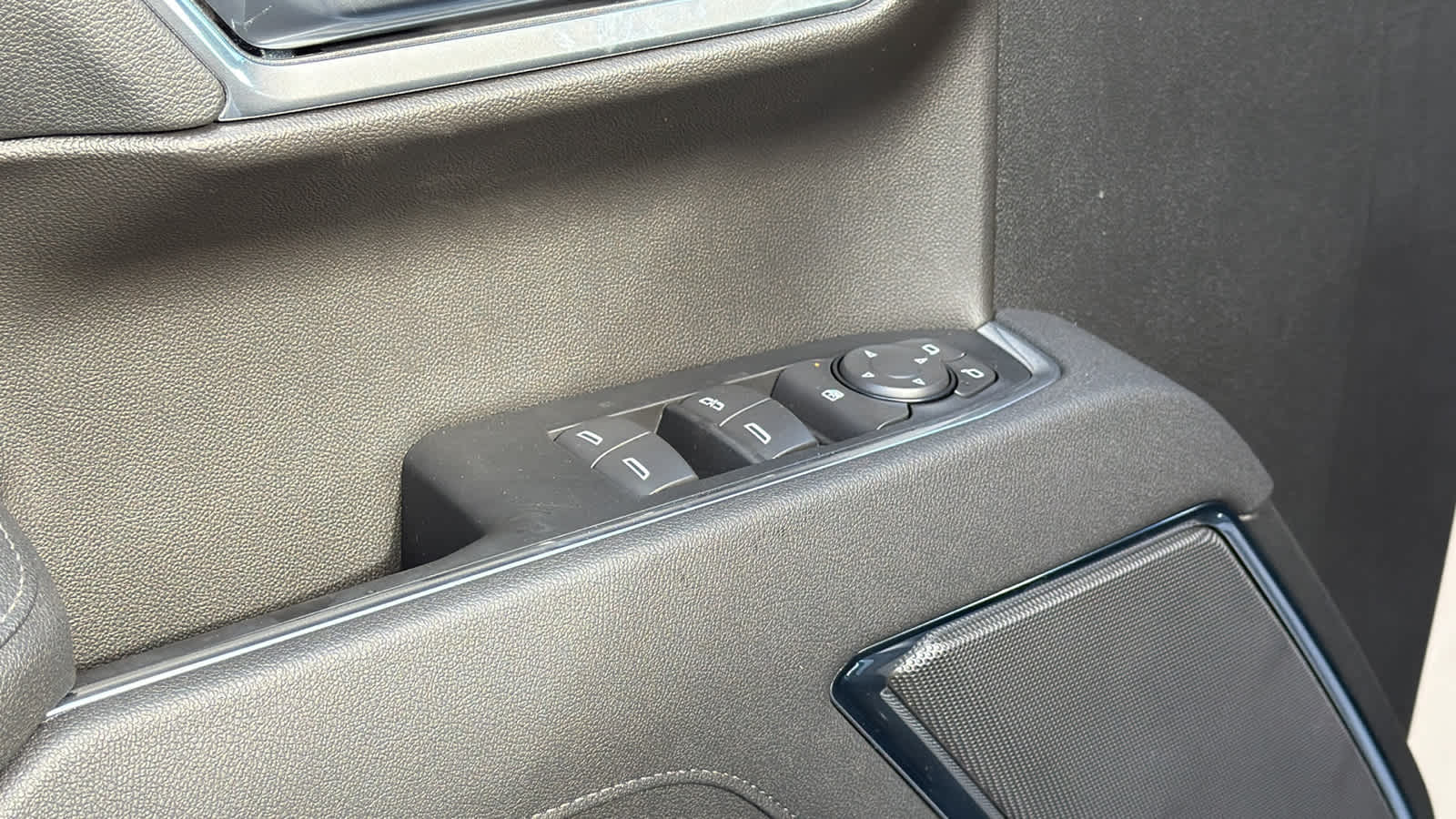 Thumbnail: 2026 Chevrolet Silverado 1500 - 22