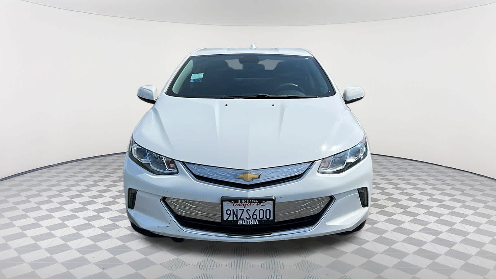 Thumbnail: 2018 Chevrolet Volt - 2