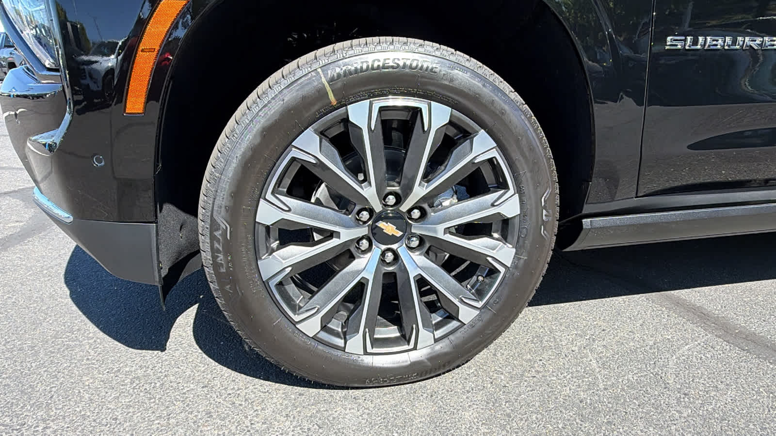 2026 Chevrolet Suburban High Country - Photo 9