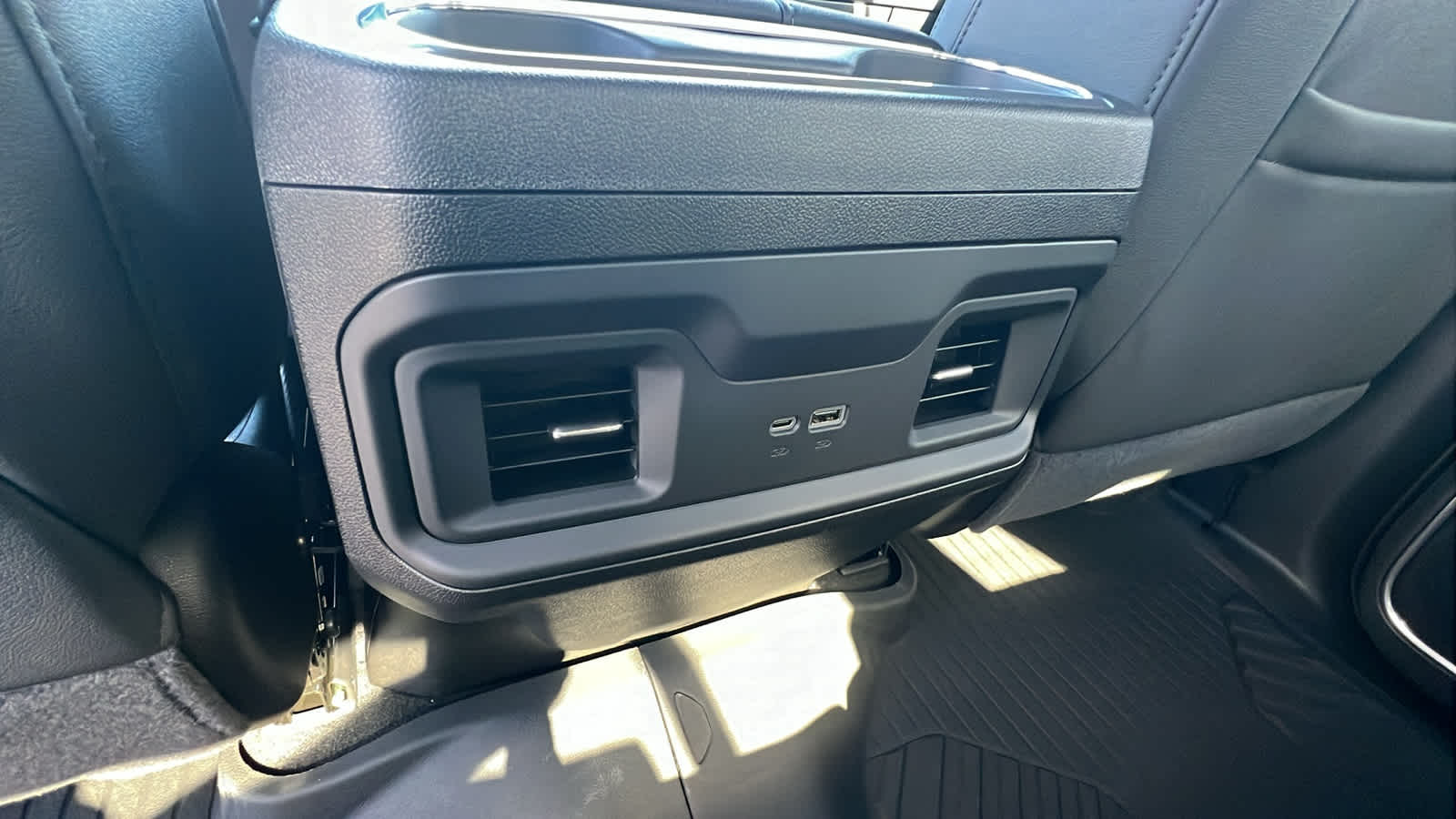 Thumbnail: 2026 Chevrolet Silverado 1500 - 25