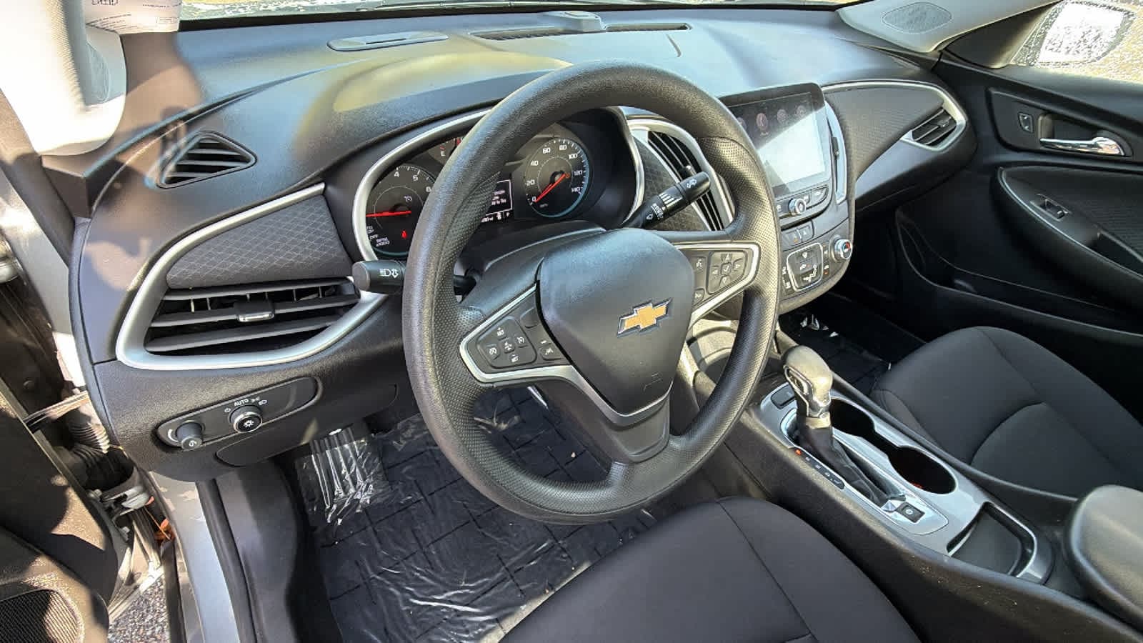 Thumbnail: 2023 Chevrolet Malibu - 10