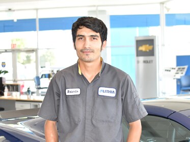 Staff member Roberto Gomar from ID_c21527bab882