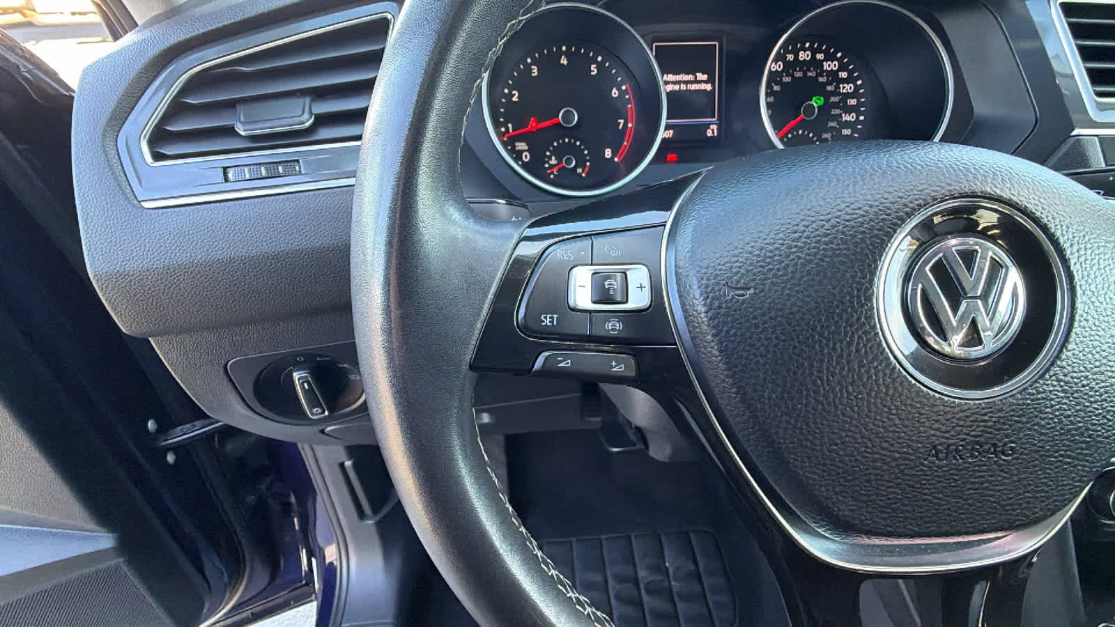 Thumbnail: 2021 Volkswagen Tiguan - 18