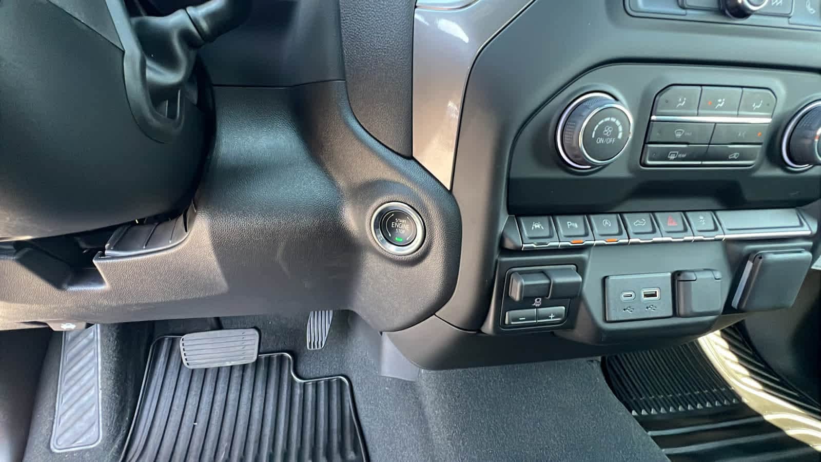 Thumbnail: 2025 Chevrolet Silverado 1500 - 17