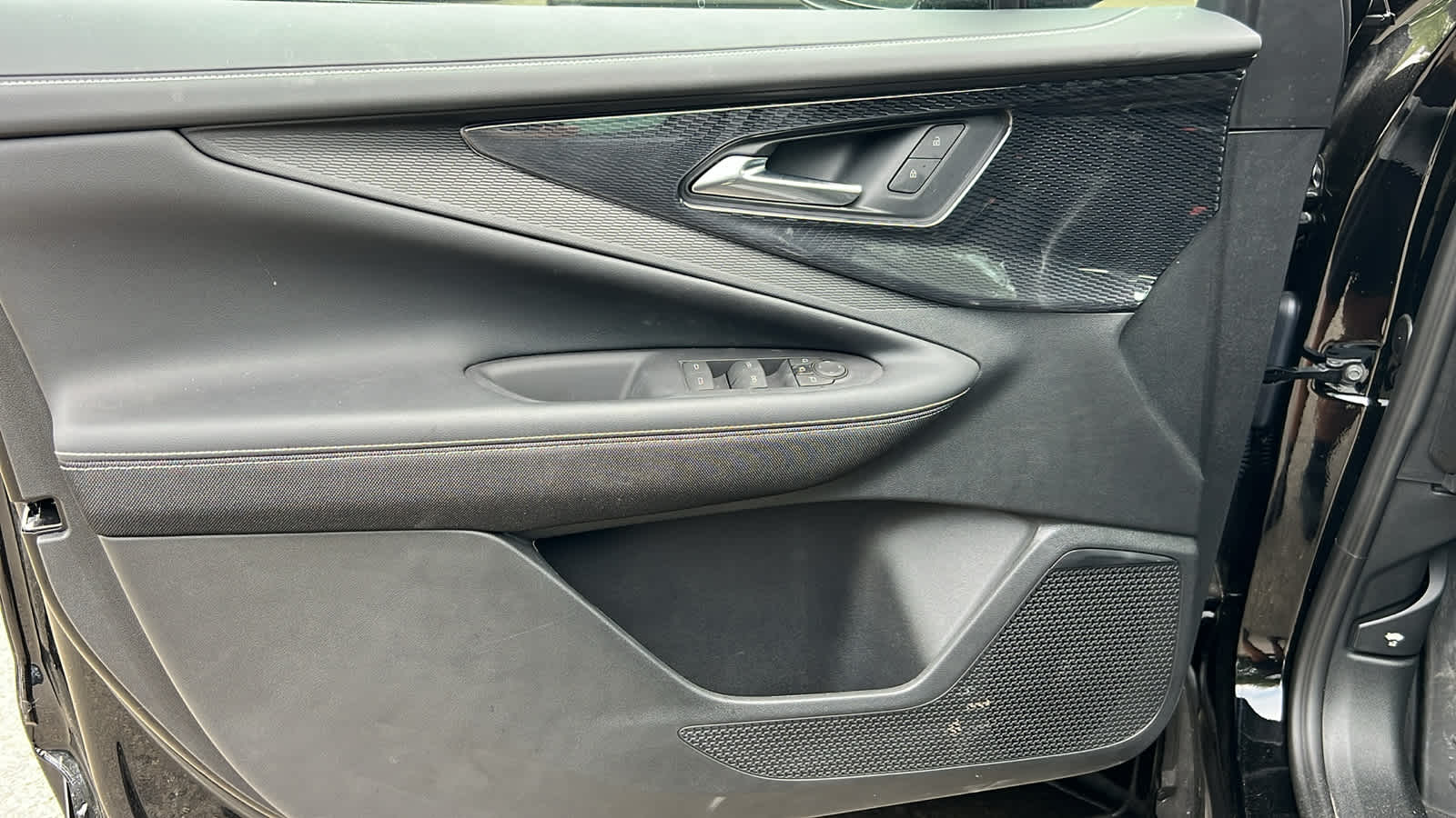 Thumbnail: 2024 Chevrolet Blazer EV - 23