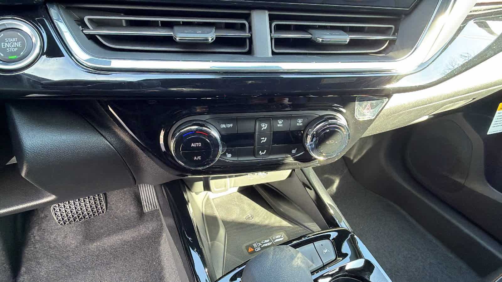 Thumbnail: 2026 Chevrolet Trax - 14