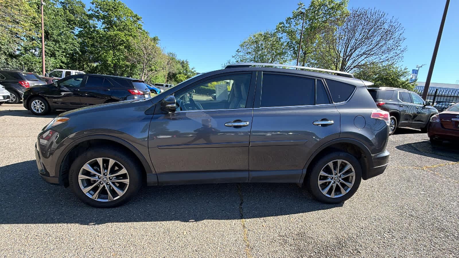 Thumbnail: 2018 Toyota RAV4 - 8