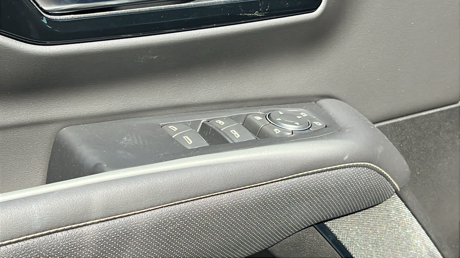 Thumbnail: 2025 Chevrolet Suburban - 22