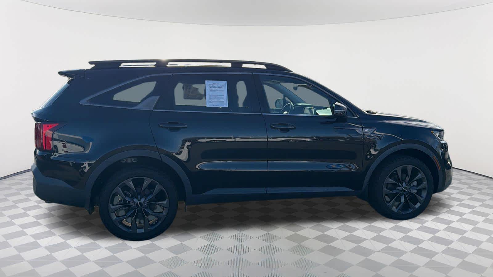 Thumbnail: 2022 Kia Sorento - 4