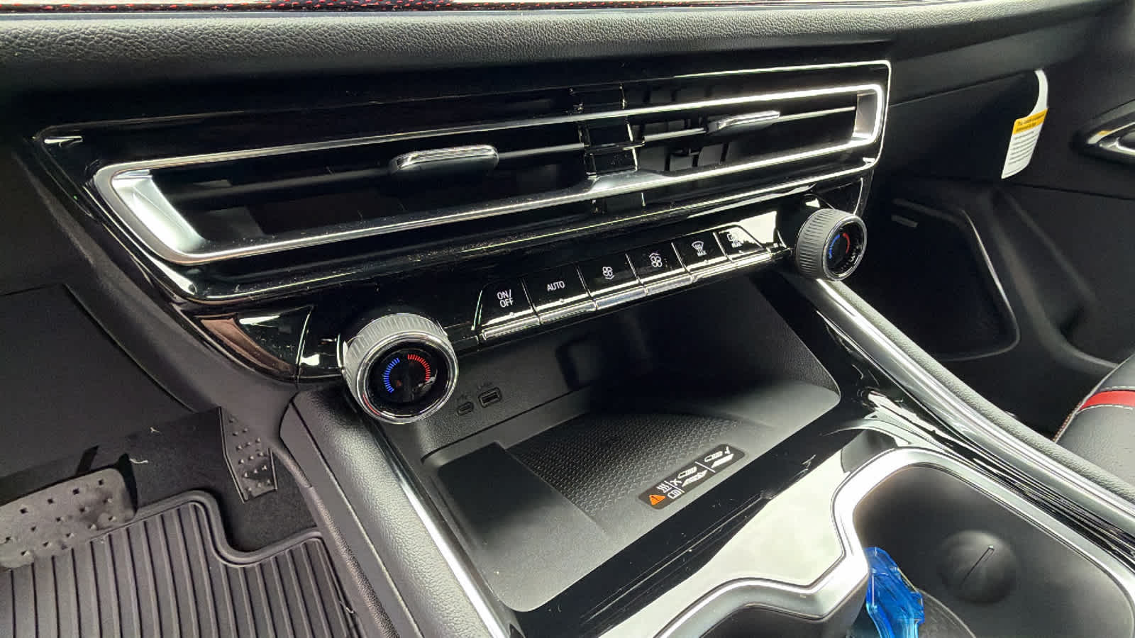 Thumbnail: 2026 Chevrolet Traverse - 14