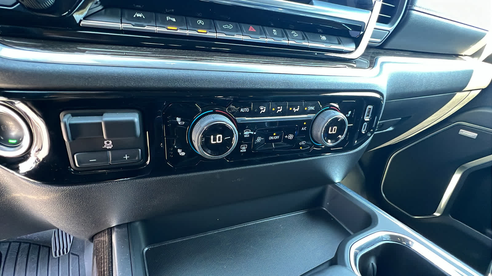 Thumbnail: 2025 Chevrolet Silverado 1500 - 14