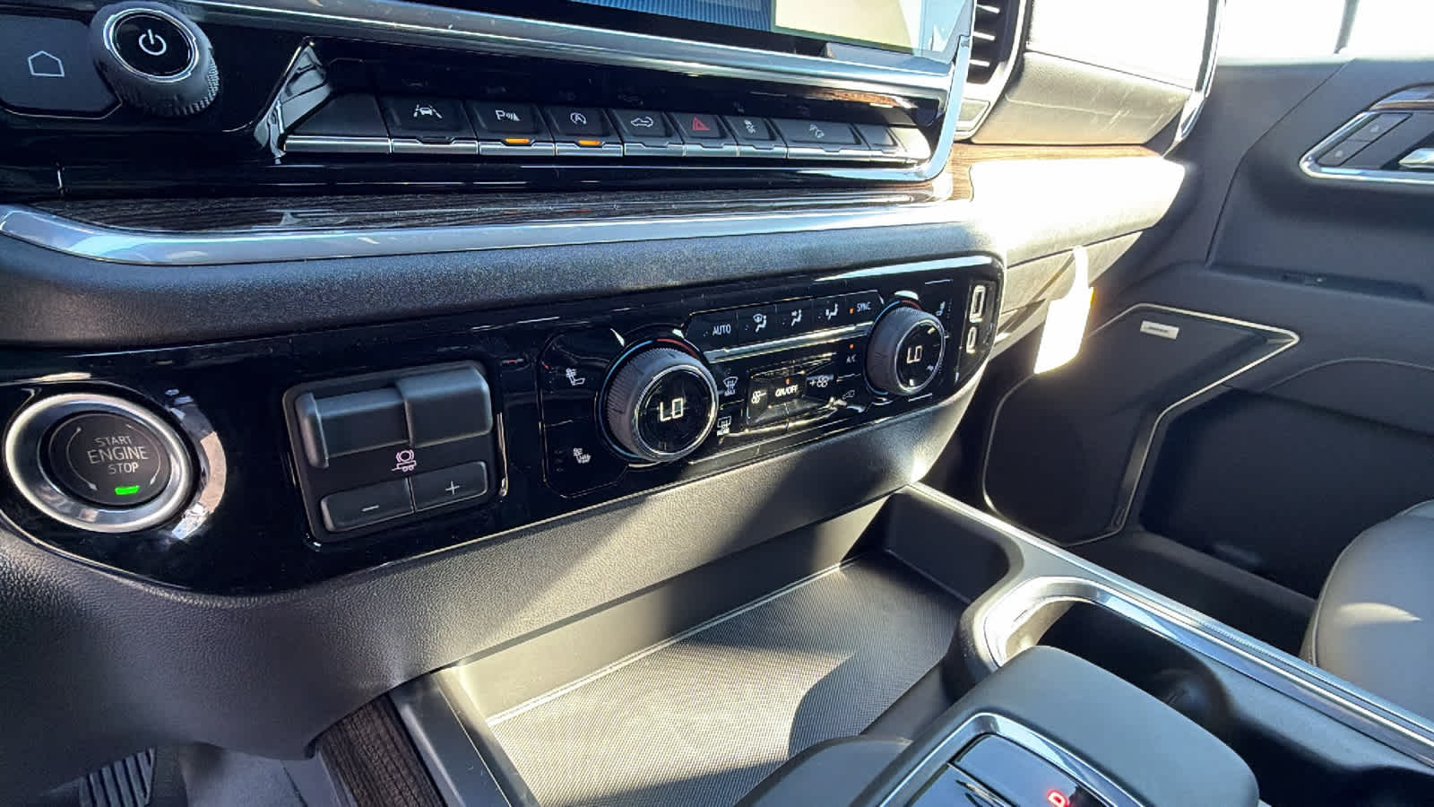 Thumbnail: 2026 Chevrolet Silverado 1500 - 14