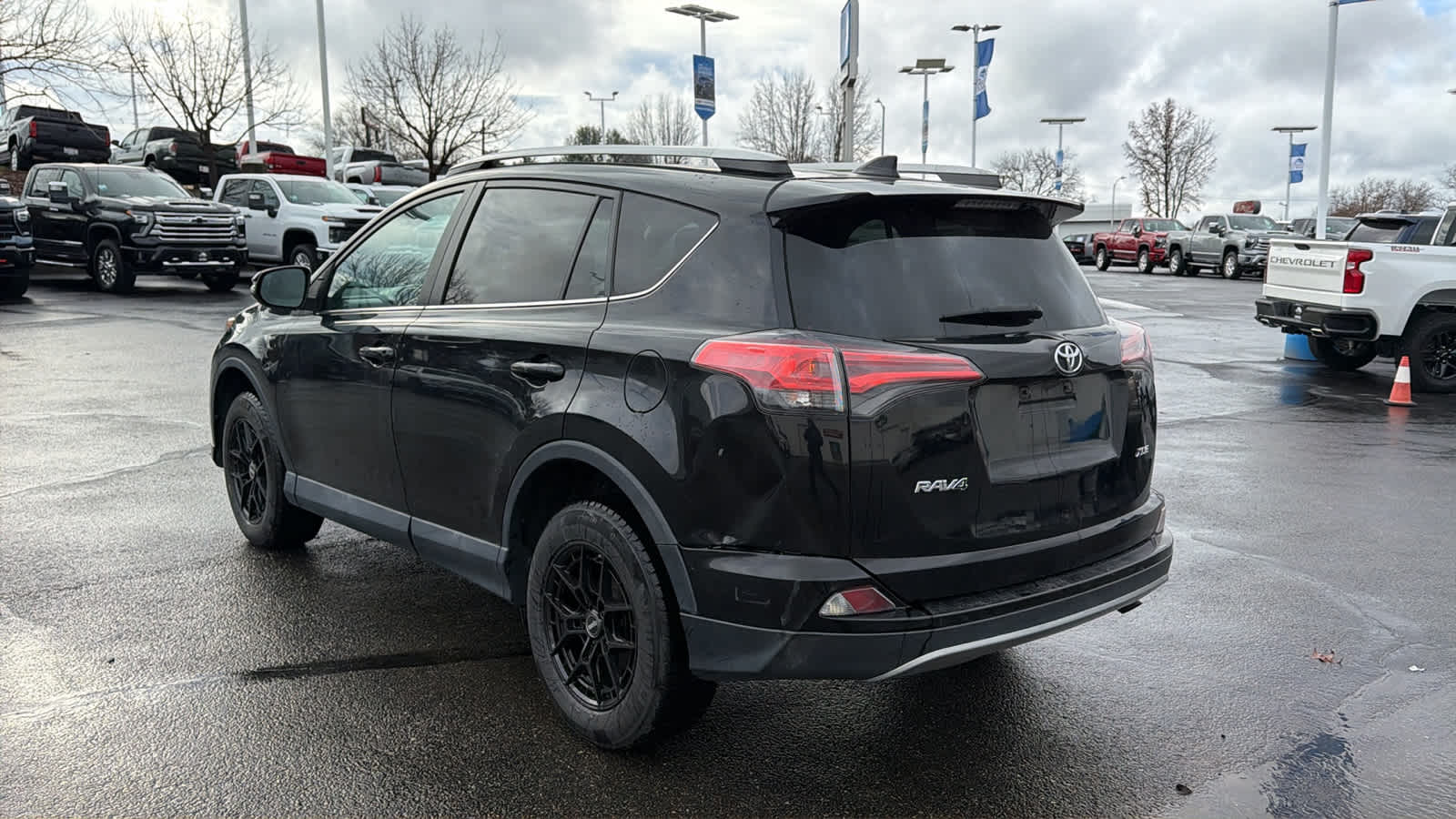Thumbnail: 2018 Toyota RAV4 - 7