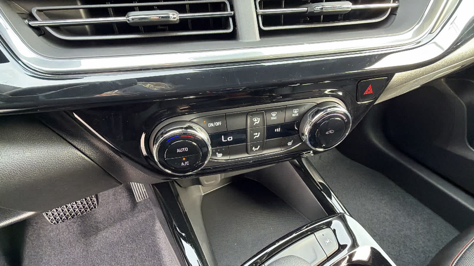 Thumbnail: 2026 Chevrolet Trax - 14