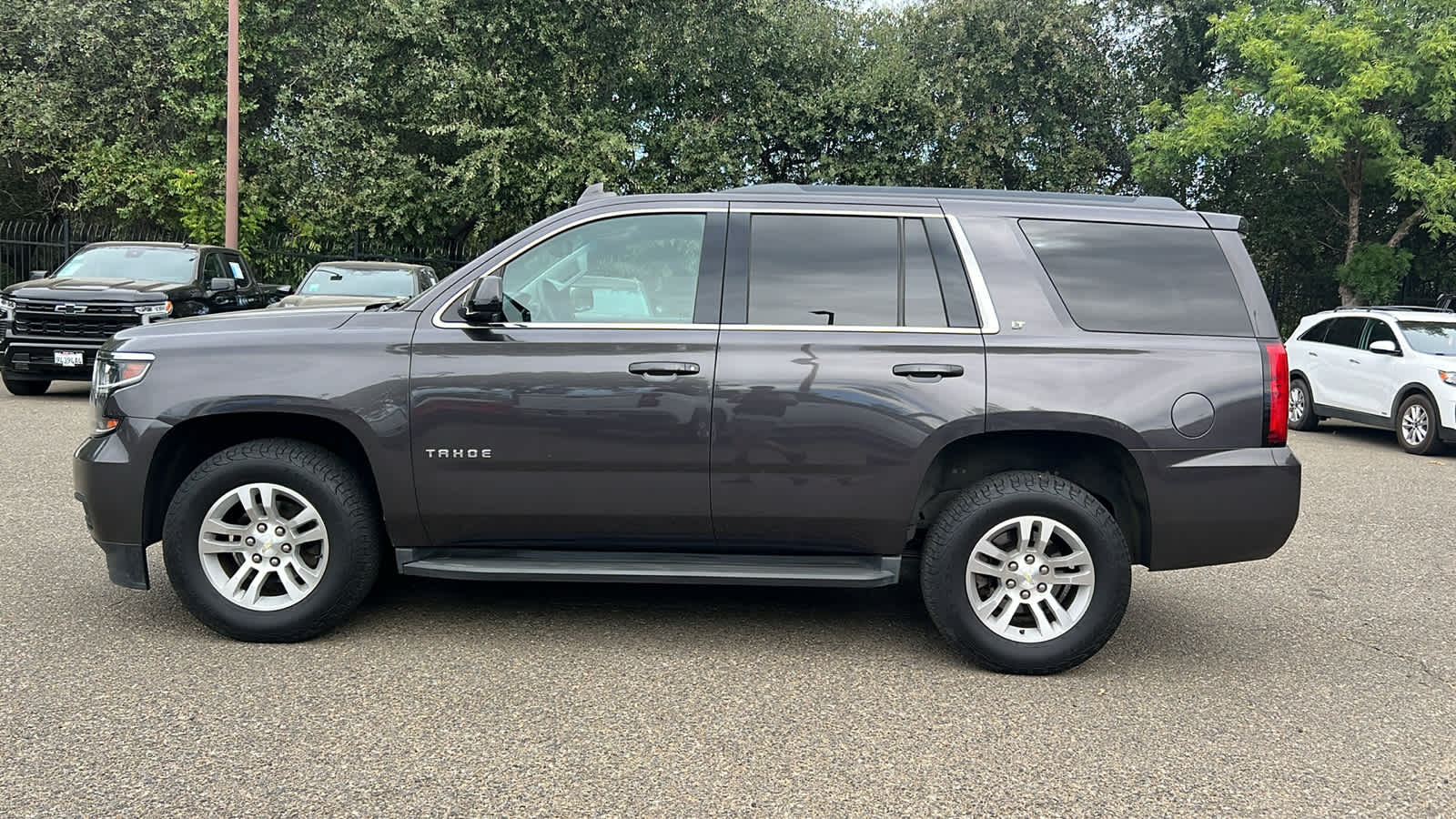 Thumbnail: 2017 Chevrolet Tahoe - 8