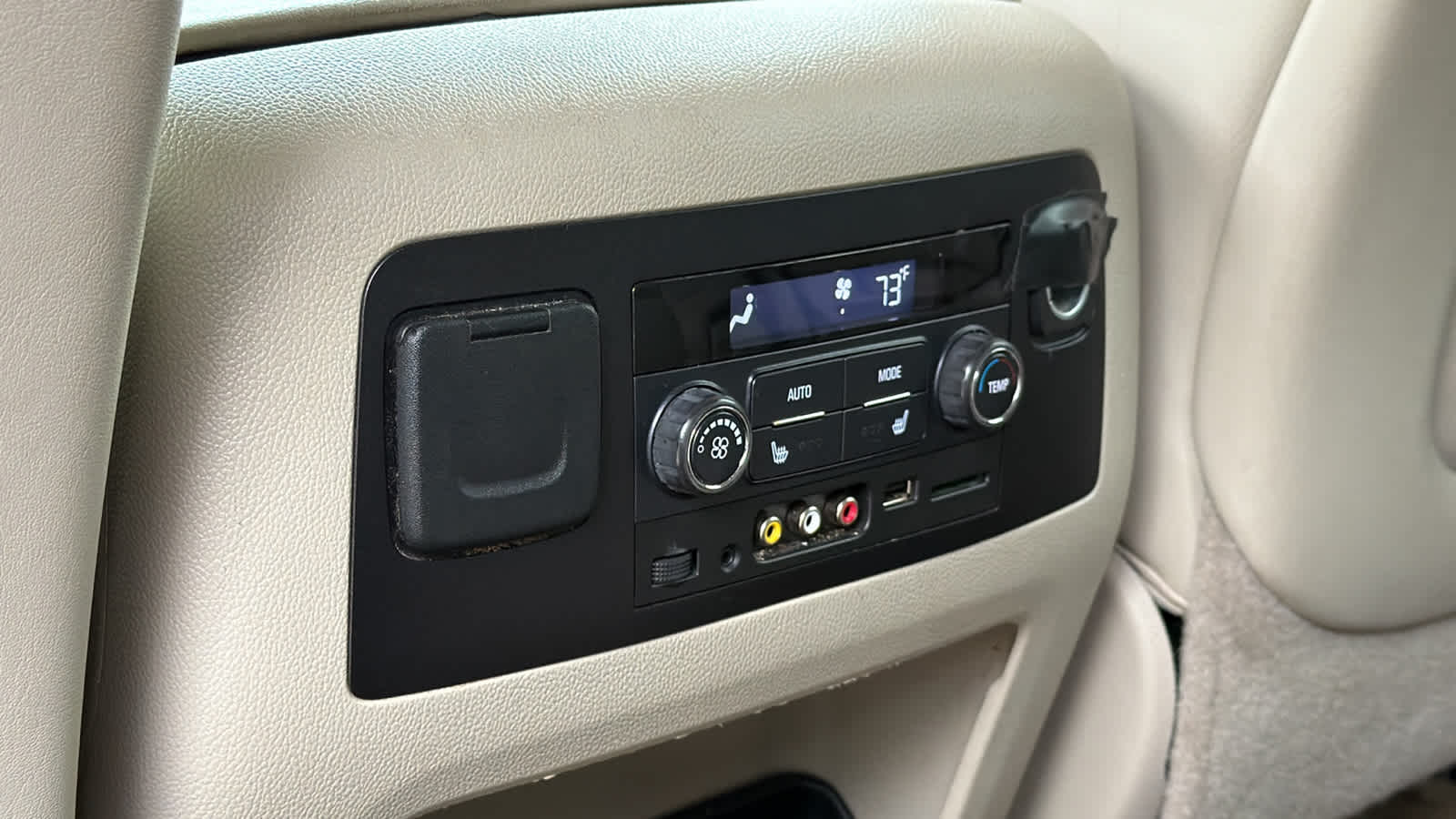 Thumbnail: 2016 GMC Yukon - 19