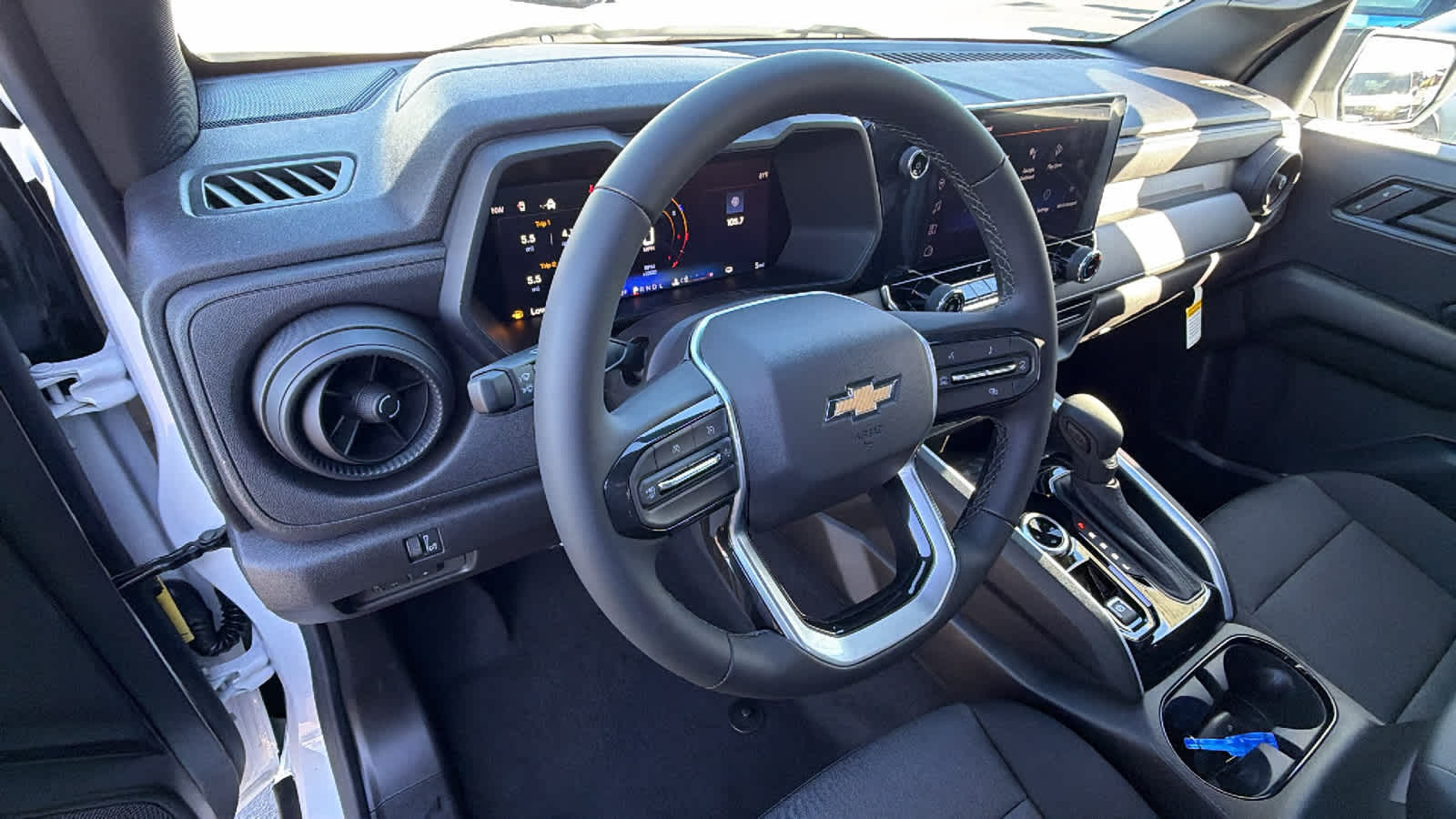 Thumbnail: 2026 Chevrolet Colorado - 10