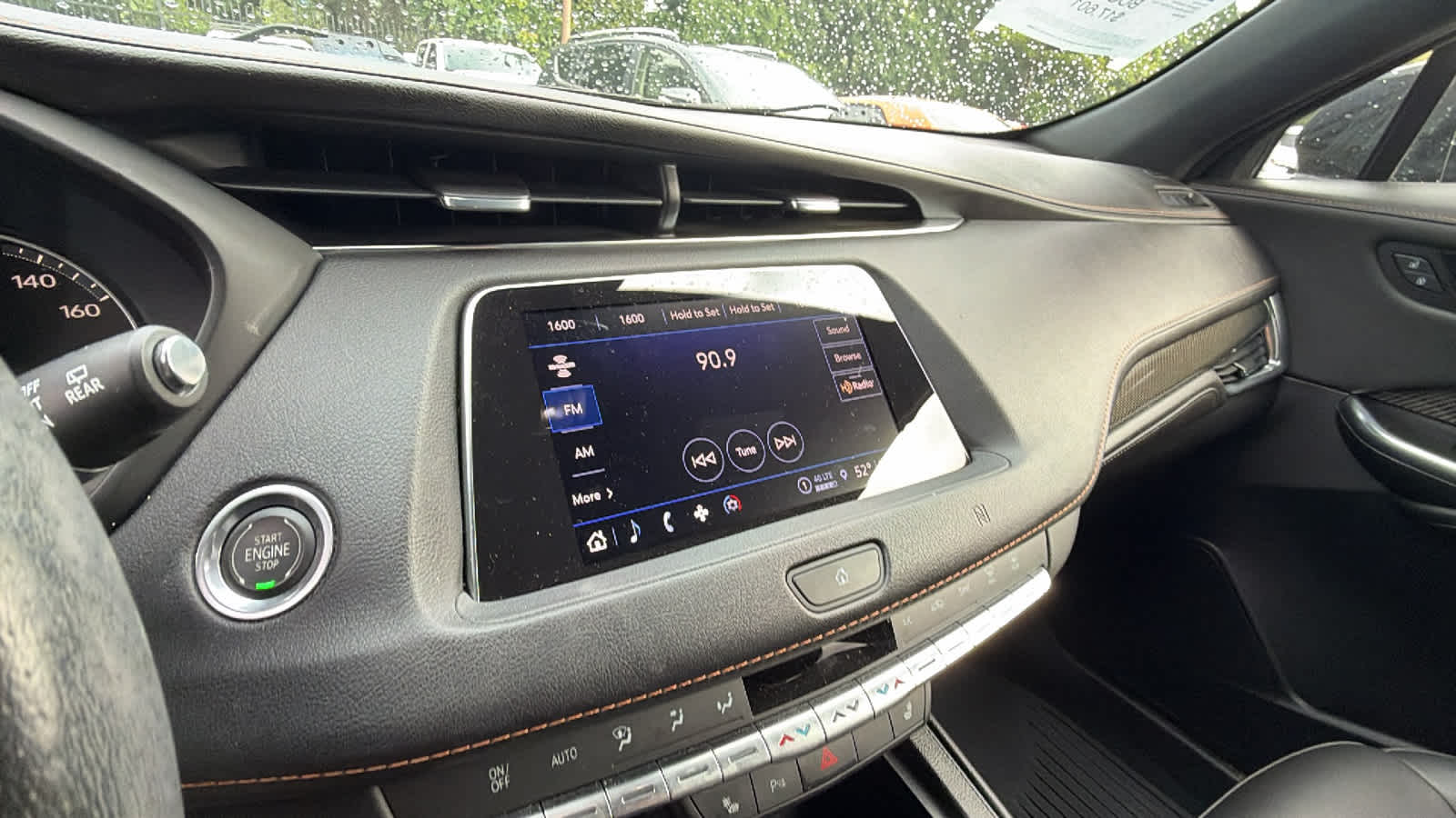 Thumbnail: 2021 Cadillac XT4 - 14