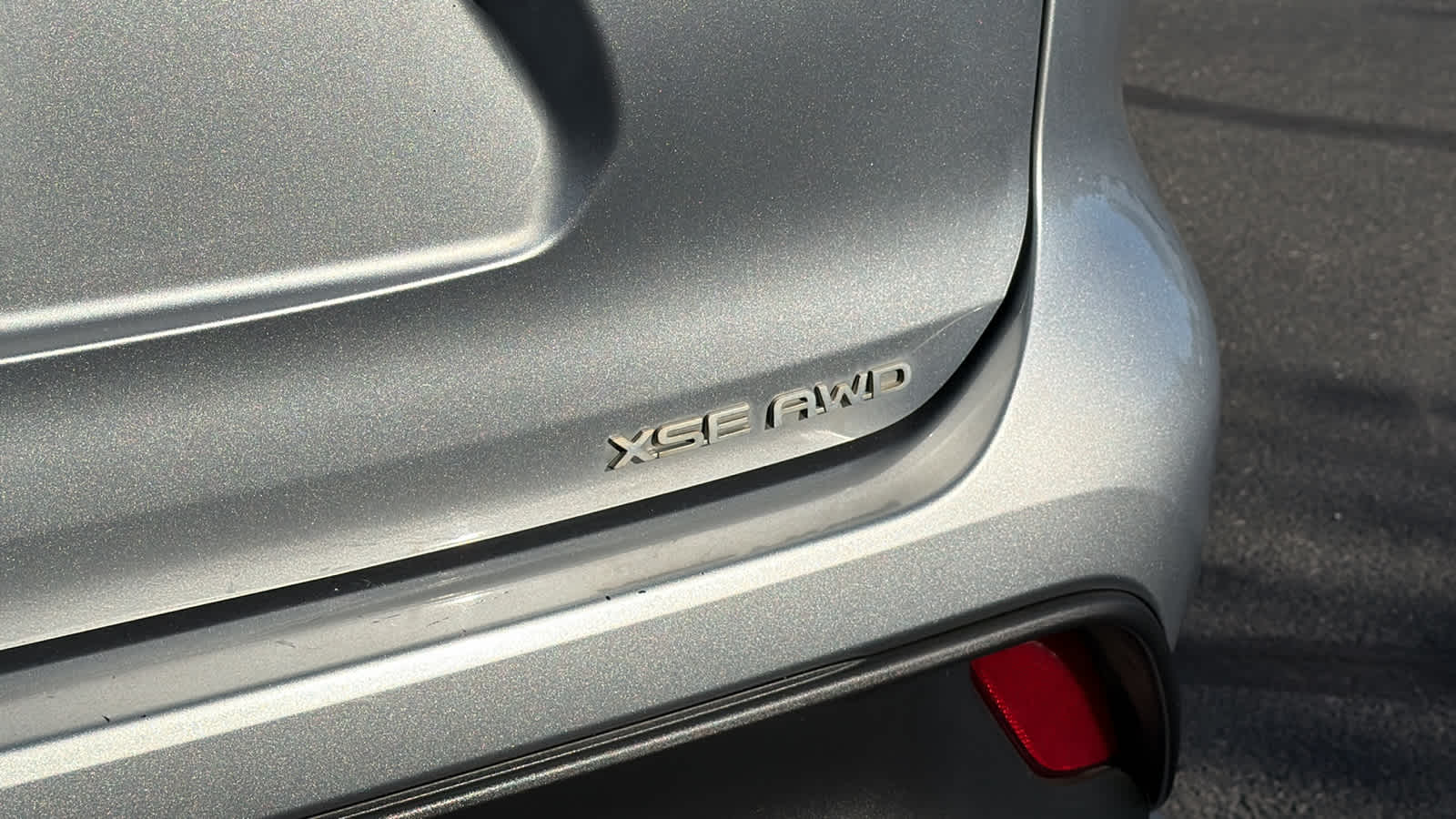 Thumbnail: 2022 Toyota Highlander - 28