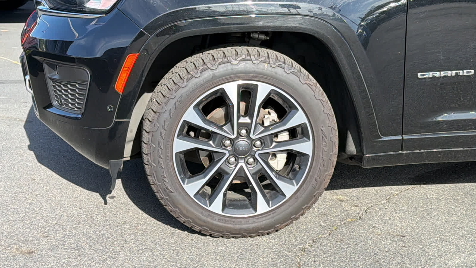 2023 Jeep Grand Cherokee Overland - Photo 9