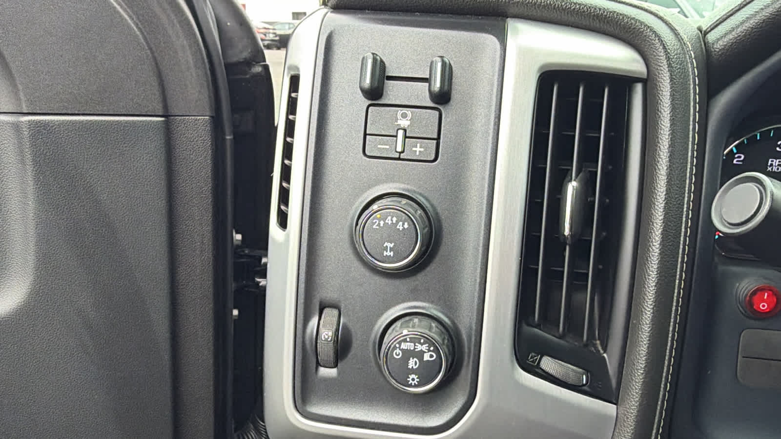 Thumbnail: 2018 GMC Sierra 2500 - 16