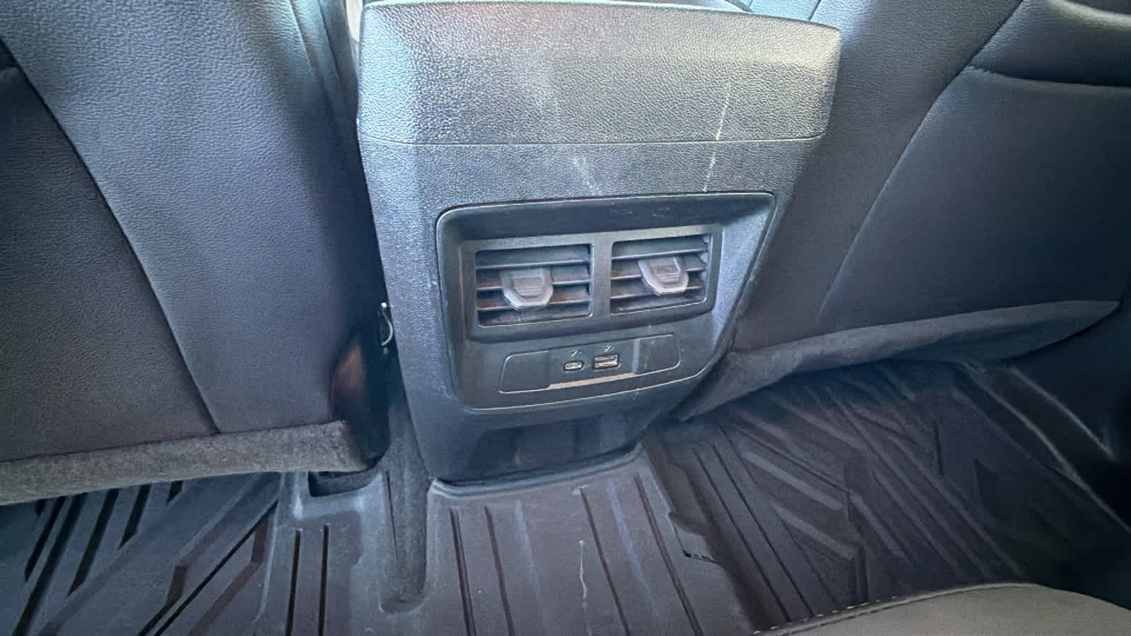 Thumbnail: 2024 Chevrolet Colorado - 25