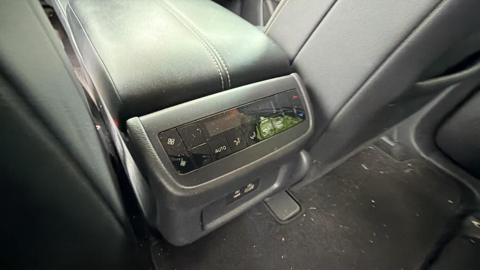 Thumbnail: 2022 Nissan Pathfinder - 18