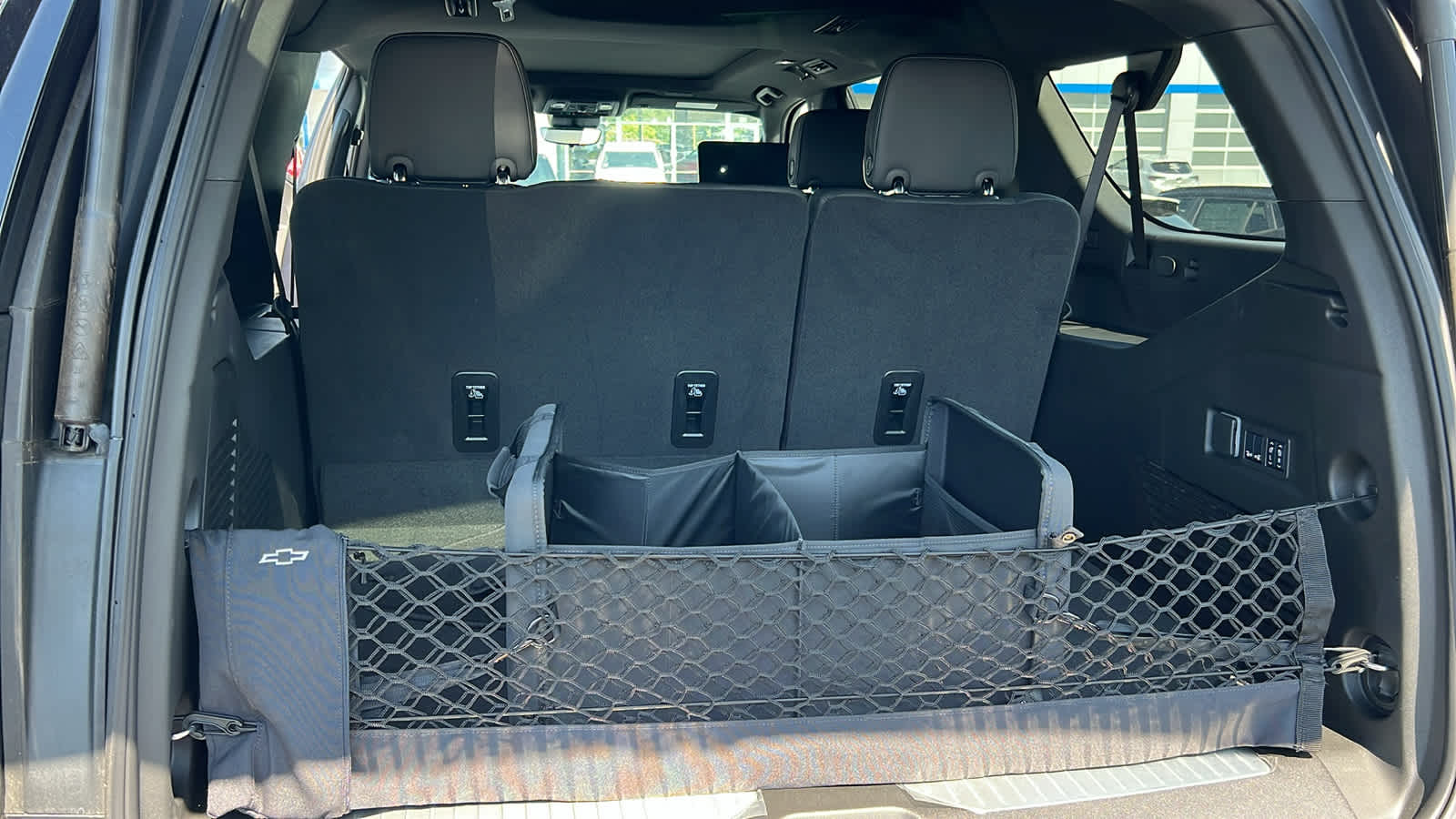 Thumbnail: 2025 Chevrolet Suburban - 27