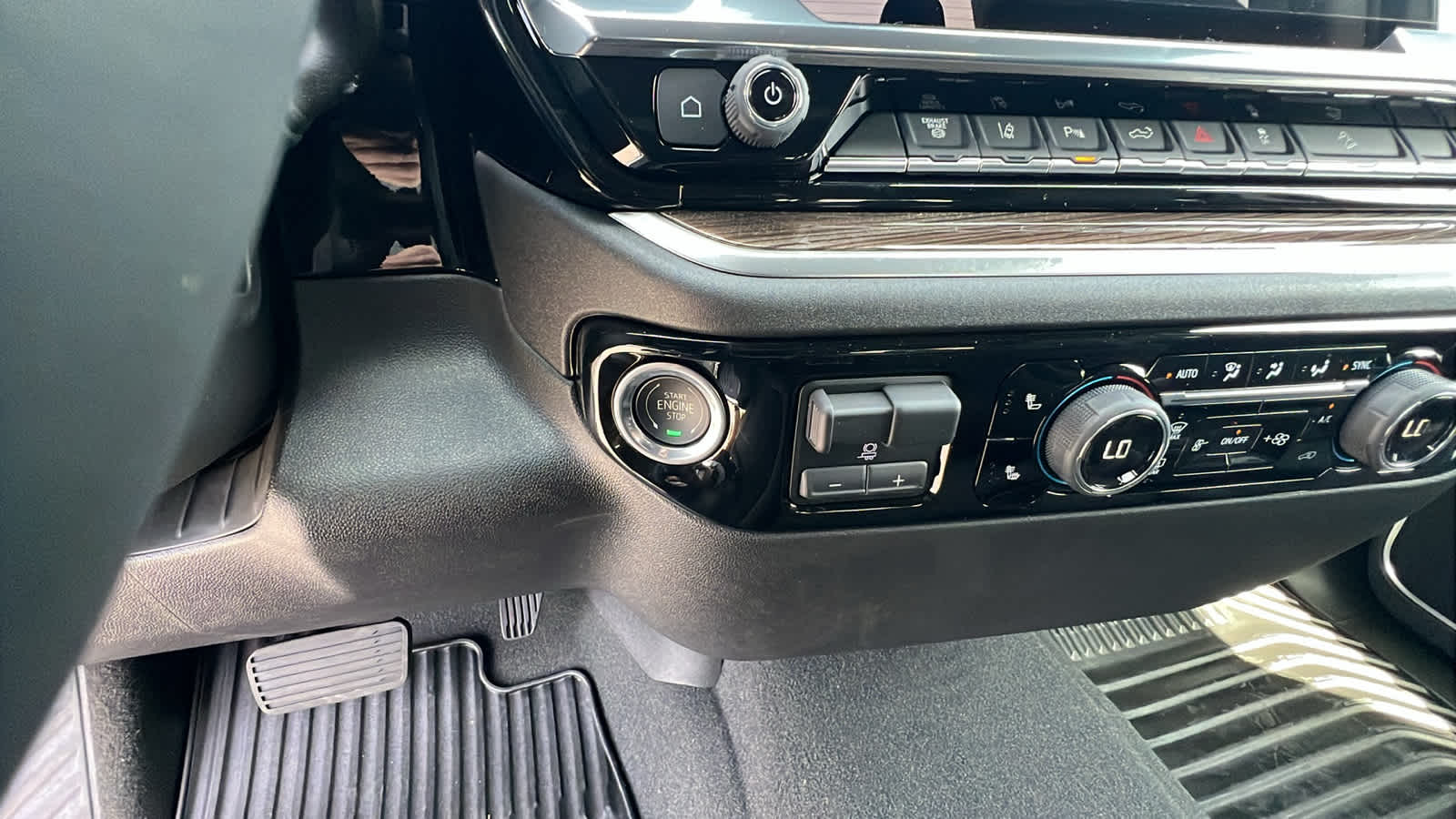 Thumbnail: 2025 Chevrolet Silverado 2500 - 17