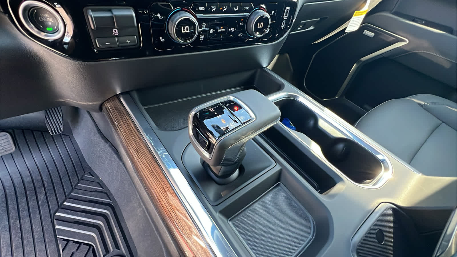 Thumbnail: 2026 Chevrolet Silverado 1500 - 13