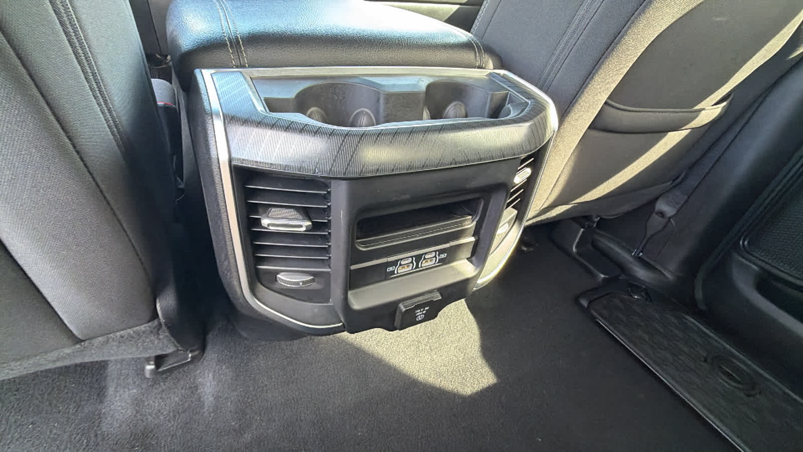 Thumbnail: 2025 RAM 1500 - 25