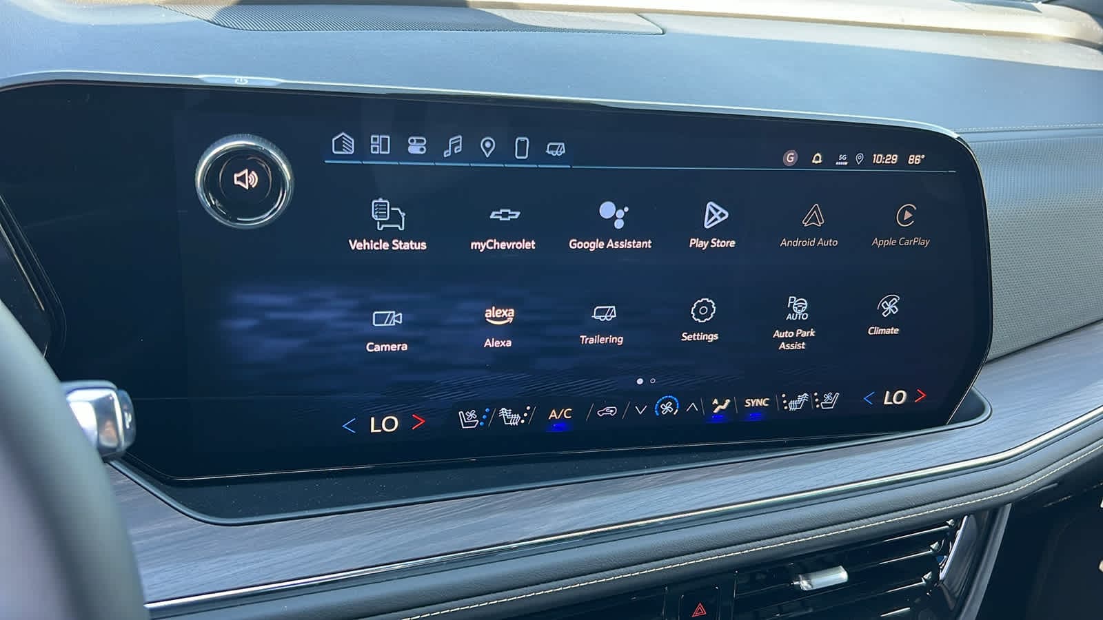 Thumbnail: 2025 Chevrolet Suburban - 15