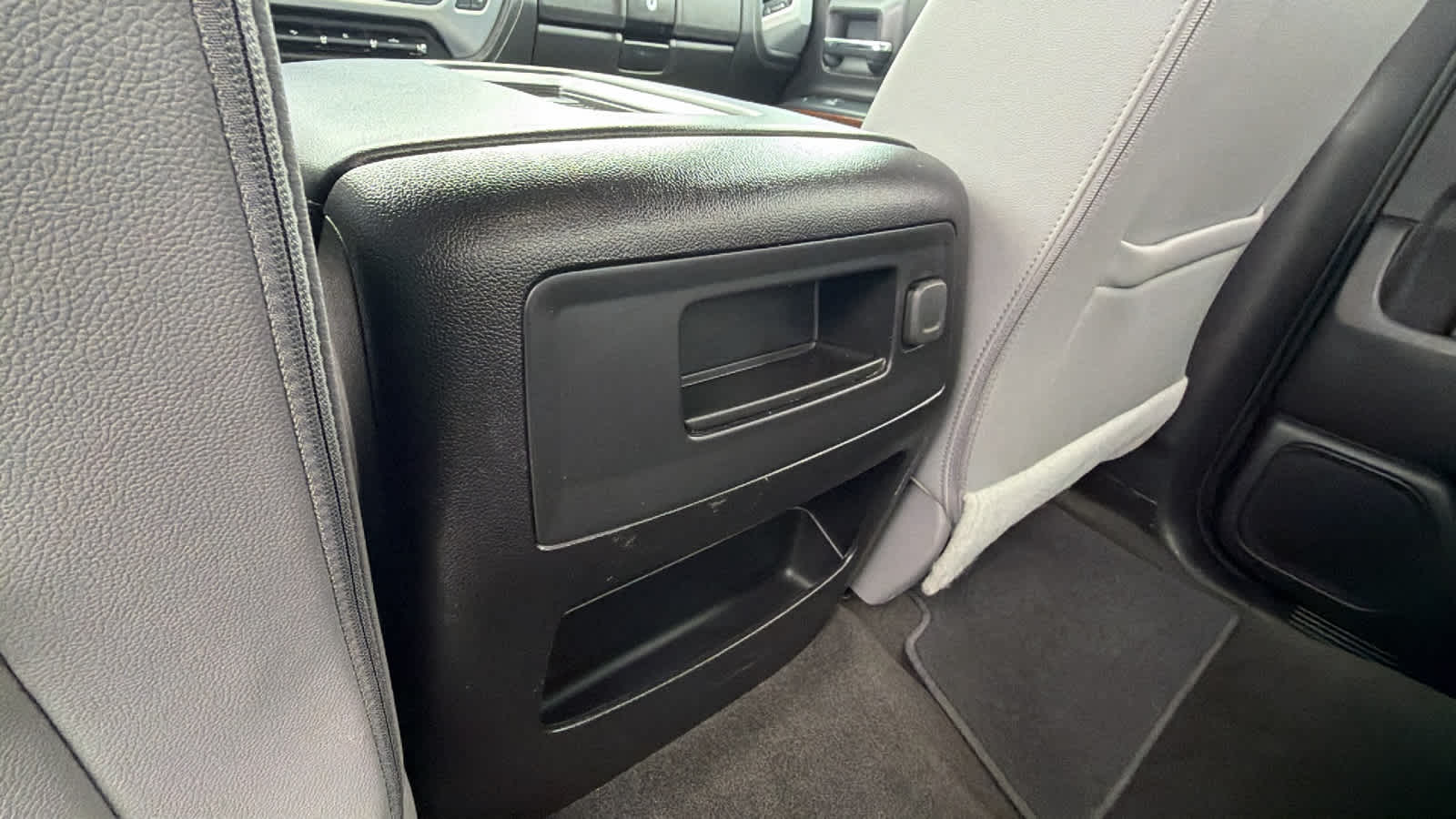 Thumbnail: 2018 GMC Sierra 2500 - 25