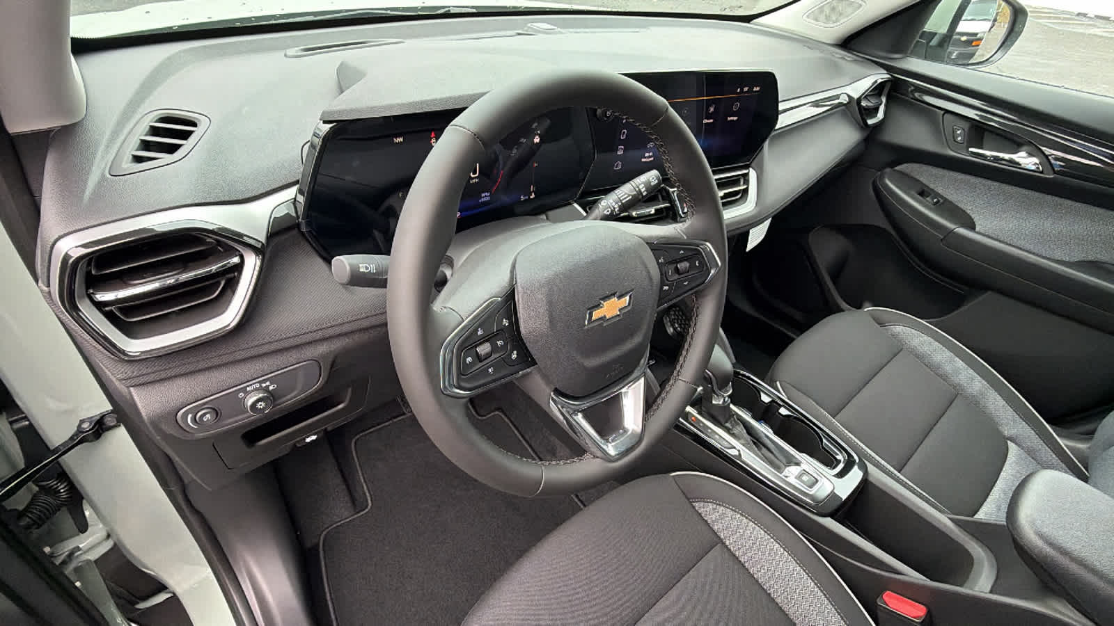 Thumbnail: 2026 Chevrolet TrailBlazer - 10