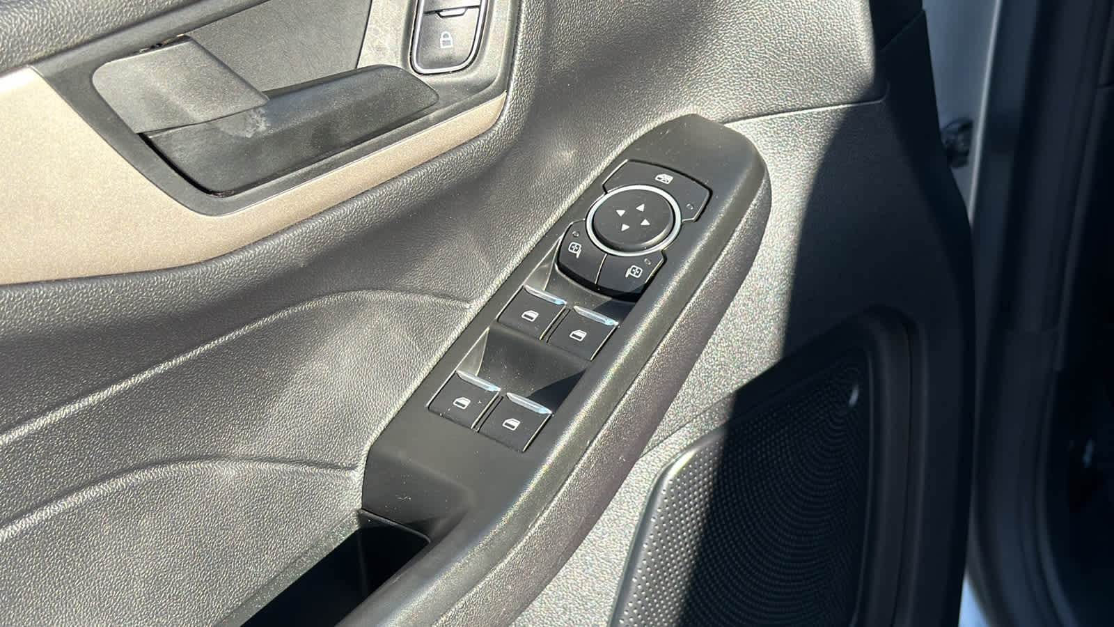 Thumbnail: 2022 Ford Escape - 22