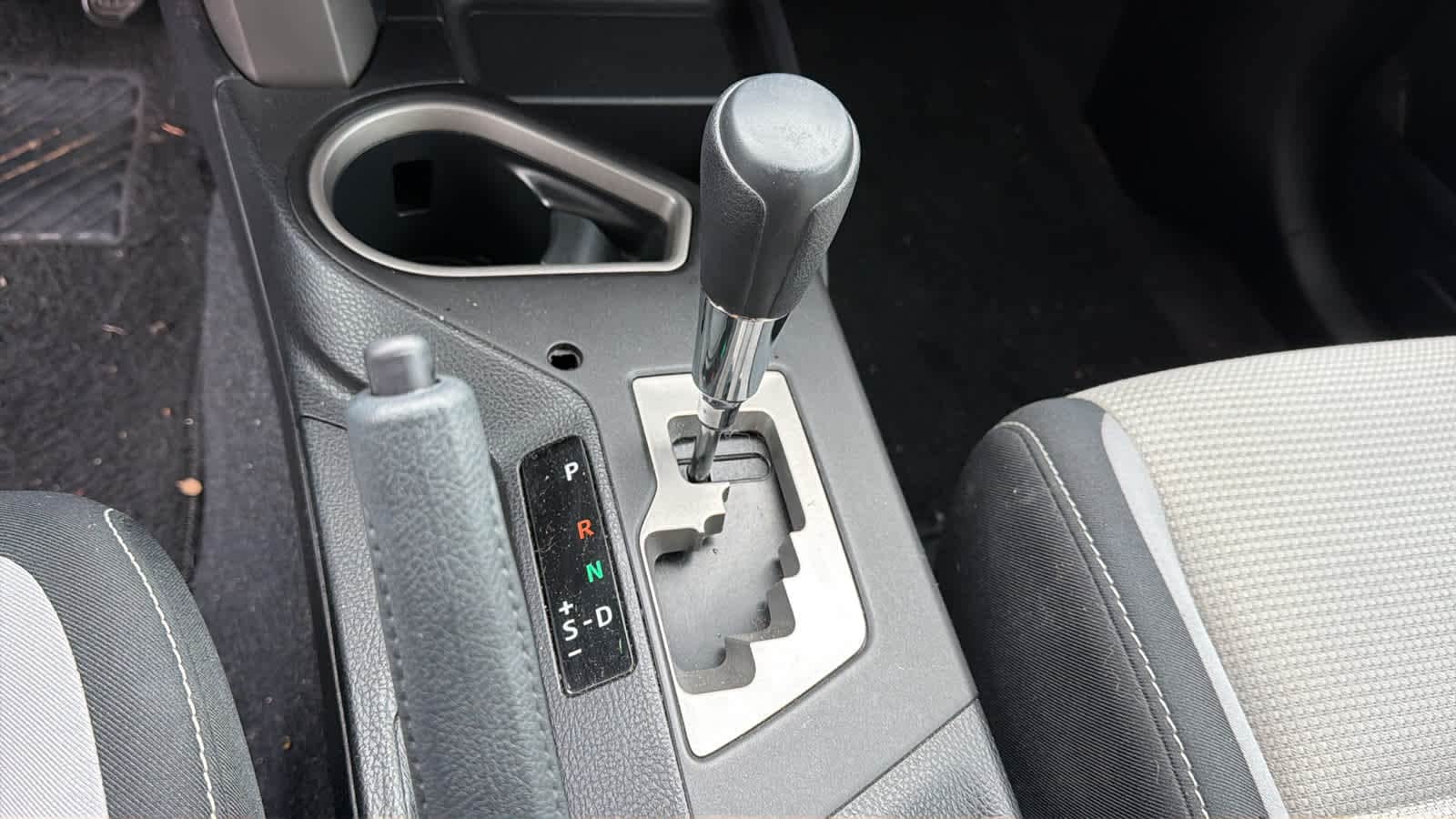 Thumbnail: 2018 Toyota RAV4 - 12