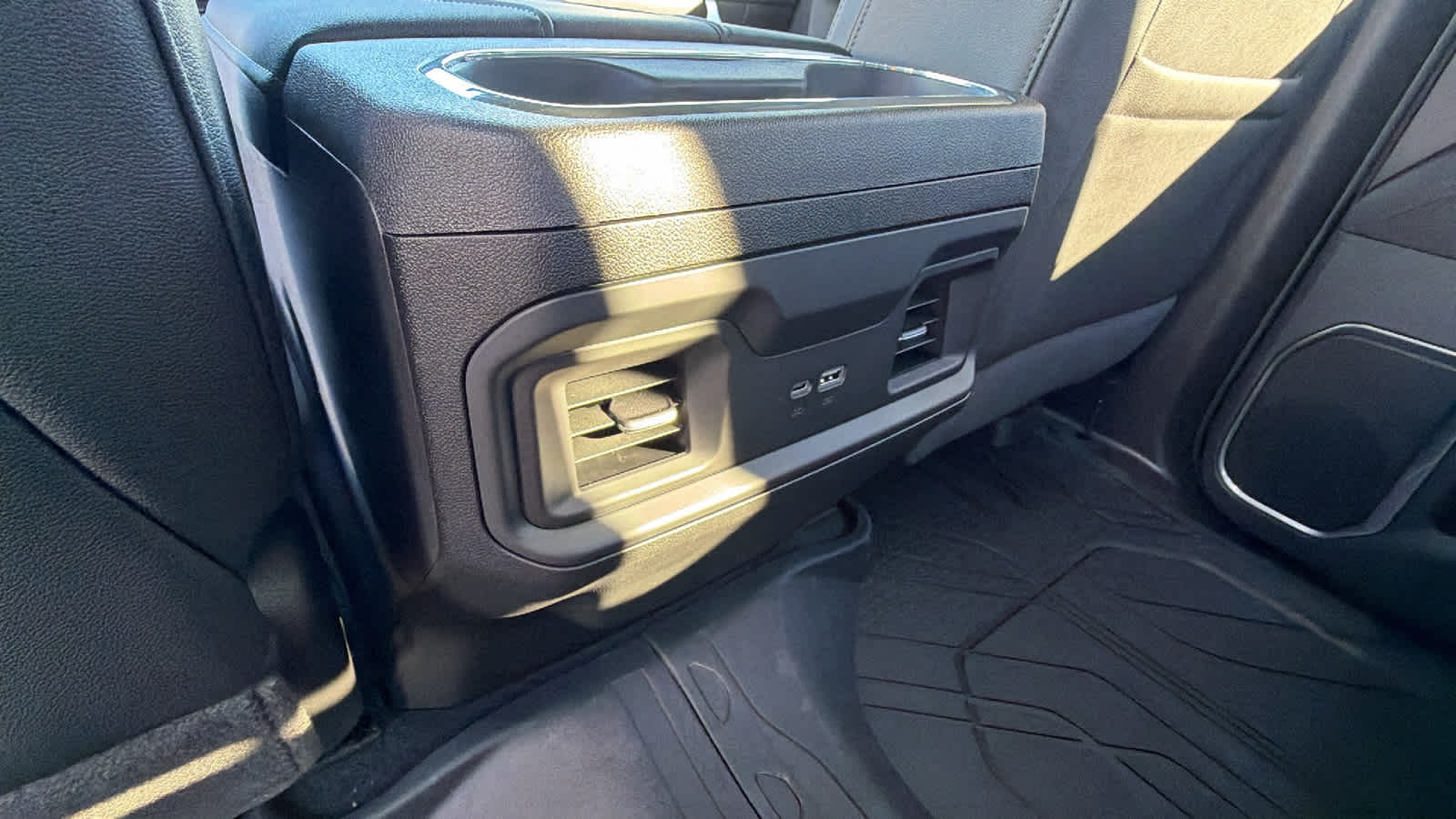 Thumbnail: 2026 Chevrolet Silverado 1500 - 25