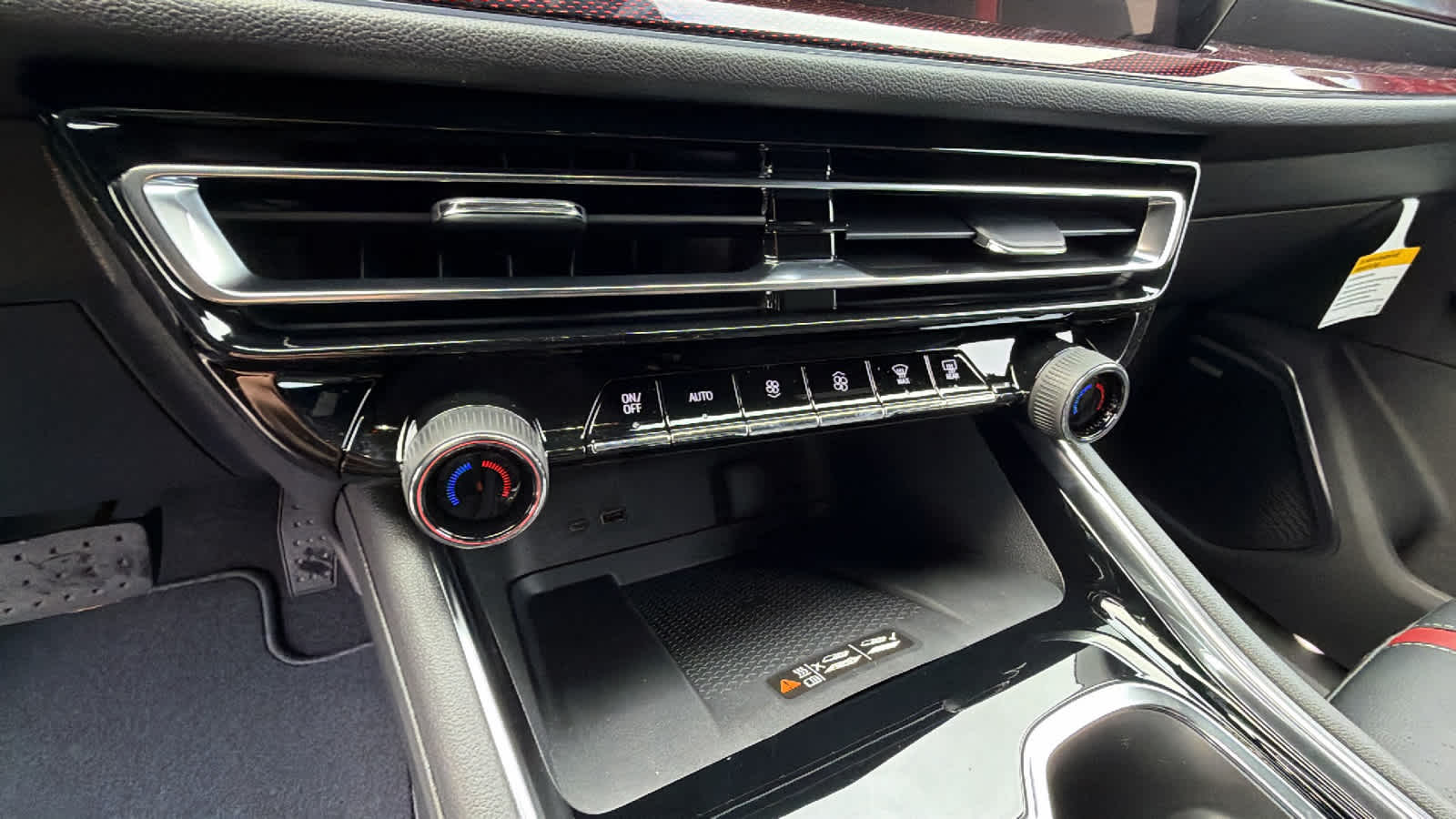 Thumbnail: 2026 Chevrolet Traverse - 14