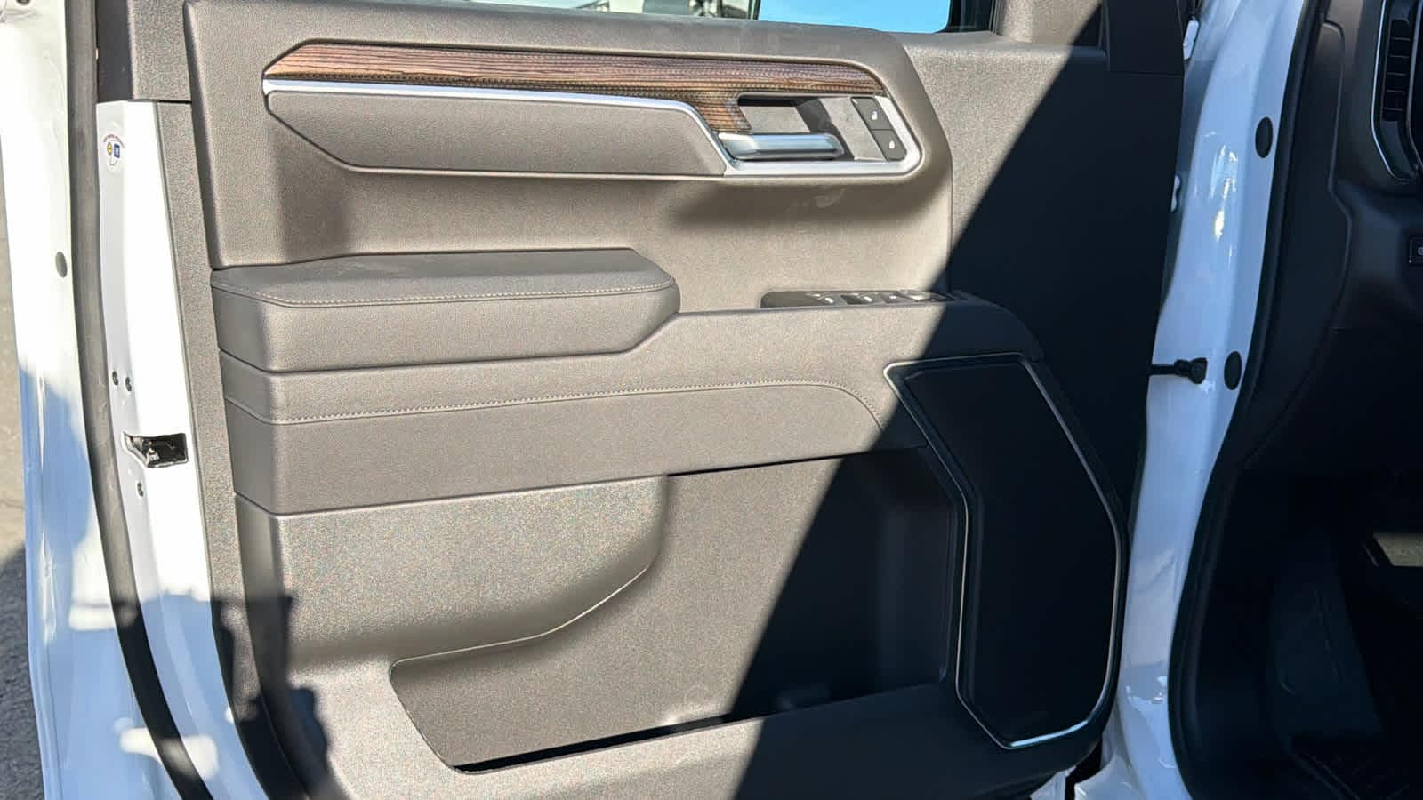 Thumbnail: 2026 Chevrolet Silverado 1500 - 23