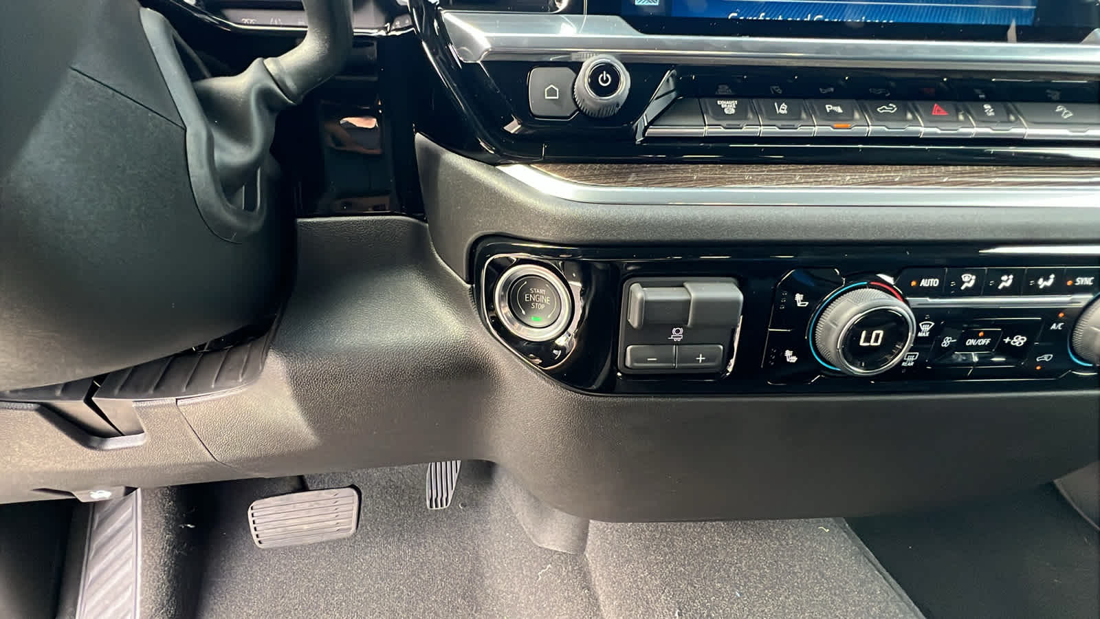 Thumbnail: 2026 Chevrolet Silverado 2500 - 17