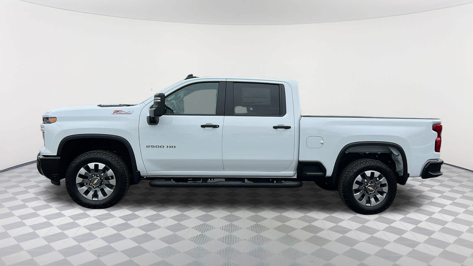 Thumbnail: 2026 Chevrolet Silverado 2500 - 8