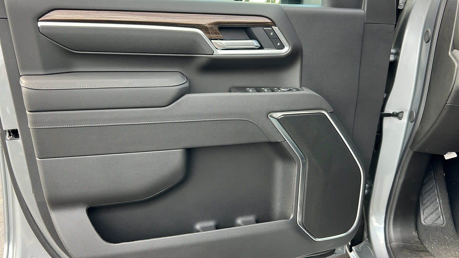 Thumbnail: 2026 Chevrolet Silverado 2500 - 23