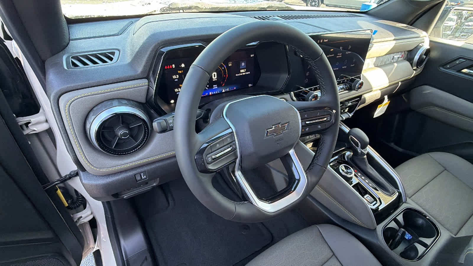 Thumbnail: 2026 Chevrolet Colorado - 10