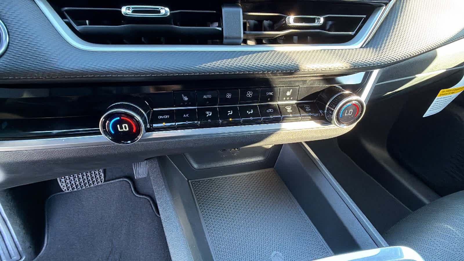 Thumbnail: 2026 Chevrolet Equinox - 14