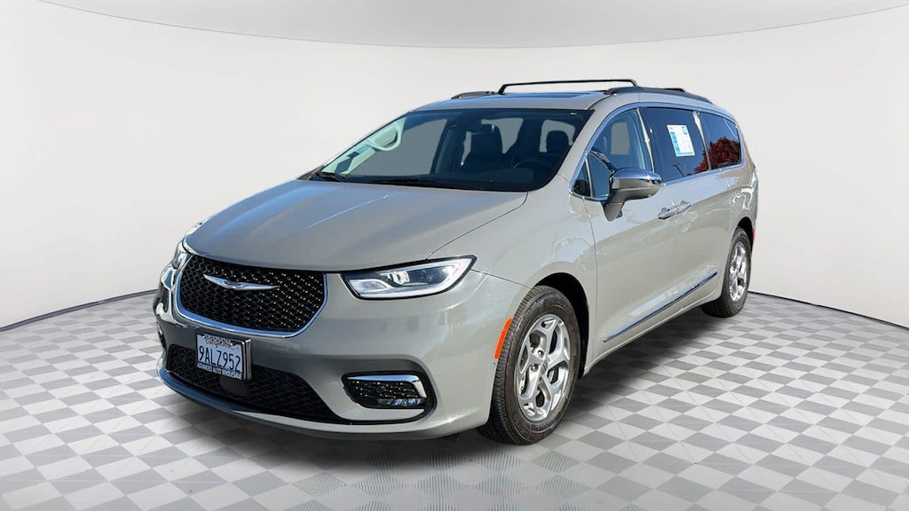 Used 2022 Chrysler Pacifica Limited